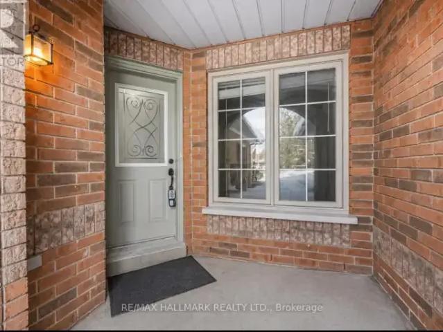 For Rent 3 Bedroom Townhouse Vaughan ON DS101879294