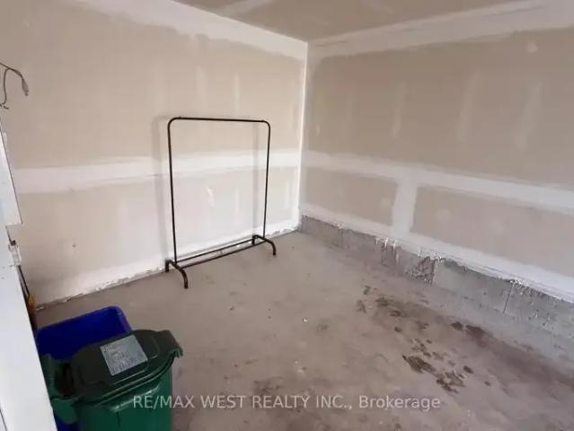 For Rent 3 Bedroom Townhouse Vaughan ON DS102847467