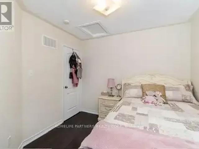 For Rent 3 Bedroom Townhouse Vaughan ON DS102883739