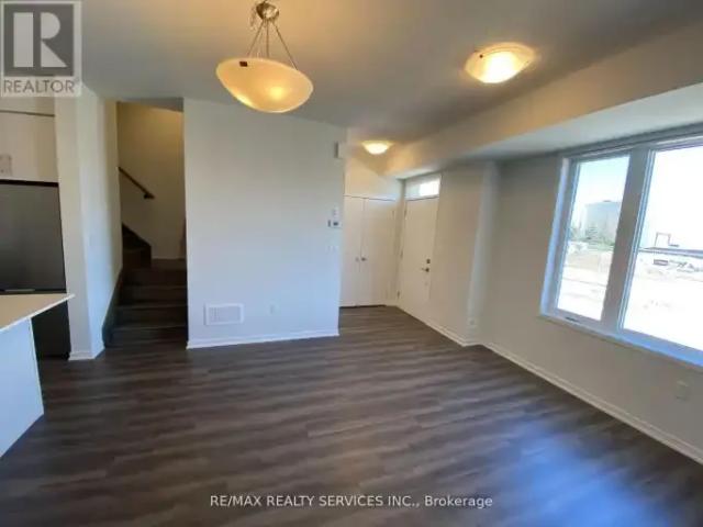 For Rent 3 Bedroom Townhouse Vaughan ON DS103740092