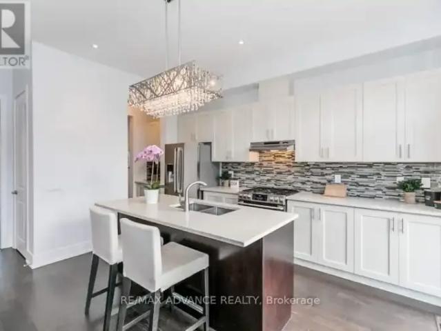For Rent 3 Bedroom Townhouse Vaughan ON DS103119154