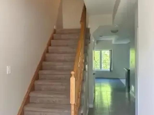 For Rent 3 Bedroom Townhouse Wasaga Beach ON DS101878059