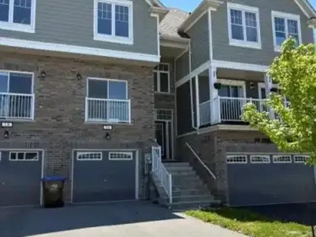 For Rent 3 Bedroom Townhouse Wasaga Beach ON DS103569232