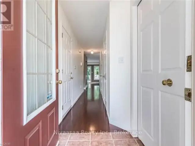 For Rent 3 Bedroom Townhouse Waterloo ON DLS102339262