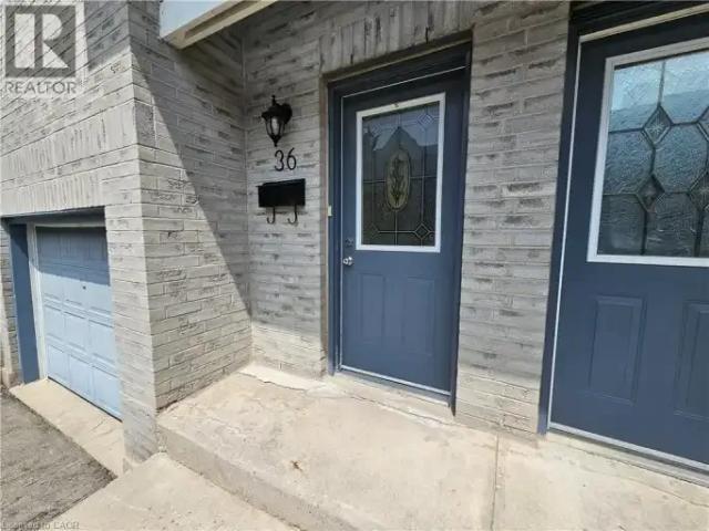 For Rent 3 Bedroom Townhouse Waterloo ON DS104470880