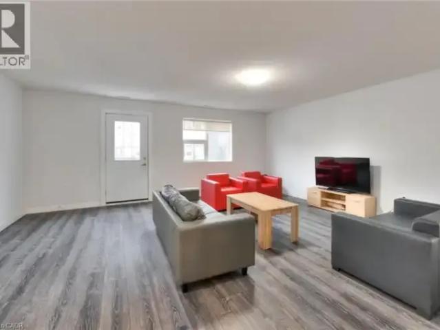 For Rent 3 Bedroom Townhouse Waterloo ON DS105135670