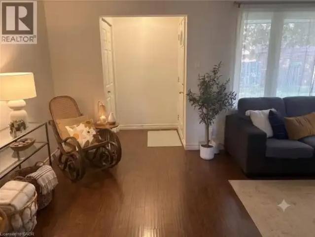 For Rent 3 Bedroom Townhouse Waterloo ON DS103879749