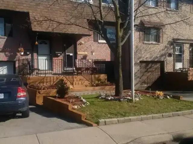 For Rent 3 Bedroom Townhouse Welland ON DS99262137