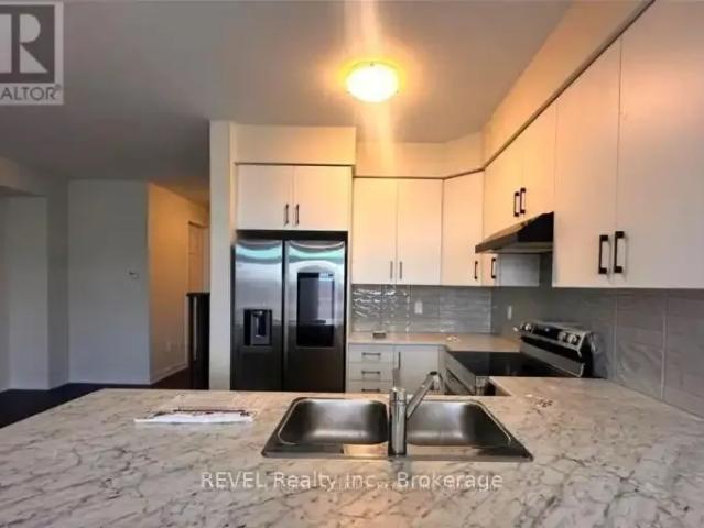 For Rent 3 Bedroom Townhouse Welland ON DS102578984