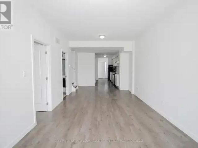 For Rent 3 Bedroom Townhouse Welland ON DS102272628