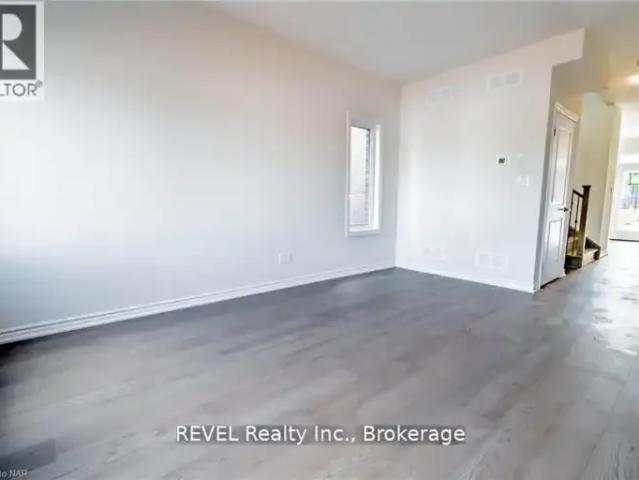 For Rent 3 Bedroom Townhouse Welland ON DS104257468