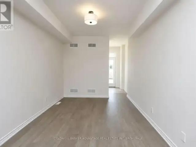 For Rent 3 Bedroom Townhouse Welland ON DS105198713