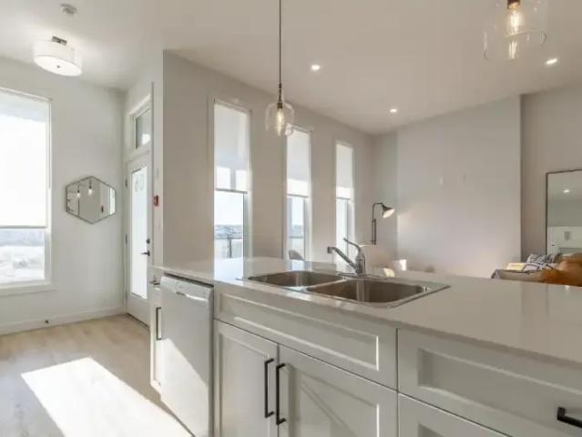 For Rent 3 Bedroom Townhouse Winnipeg MB DS102467822