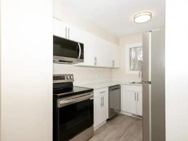 For Rent 3 Bedroom Townhouse Winnipeg MB DS102700884