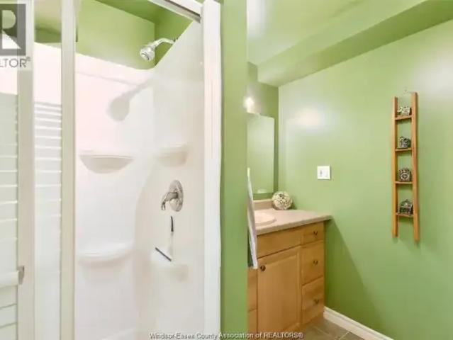 For Rent 3 Bedroom Townhouse Windsor ON DS102883771