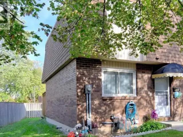 For Rent 3 Bedroom Townhouse Windsor ON DS103542368