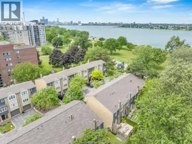 For Rent 3 Bedroom Townhouse Windsor ON DS103119174
