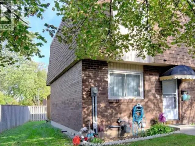For Rent 3 Bedroom Townhouse Windsor ON DS104895164