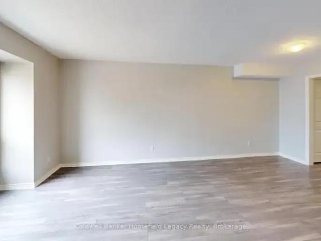 For Rent 3 Bedroom Townhouse Woodstock ON DS103322837