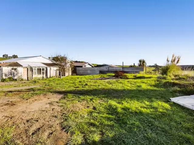 Unique 3 BR Vendor Wants Action First National Real Estate