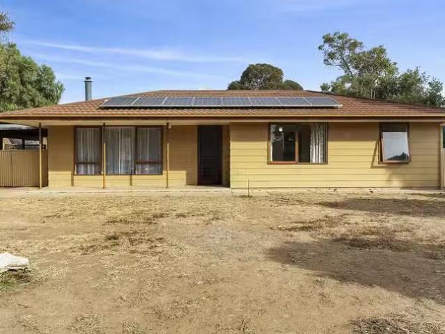 Charming 3 BR 6 Sharley Court, Renmark, SA 5341