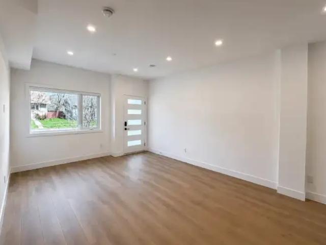 For Rent 3.5 Bedroom Townhouse Calgary AB DLS102272386