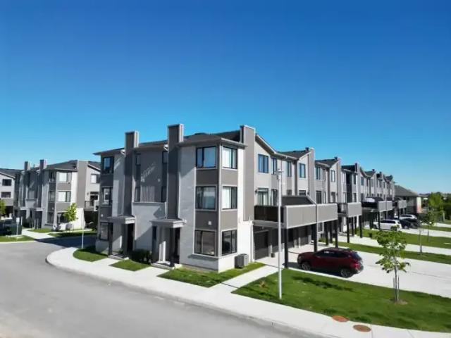 For Rent 3.5 Bedroom Townhouse London ON DS100249593