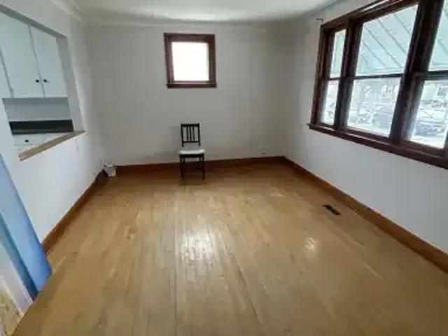 For Rent 3.5 Bedroom House Winnipeg MB DLS101090097