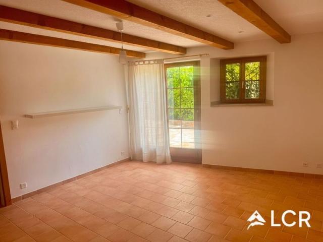 For rent – 3.5 room apartment with terrace in a character building in Corcelles NE