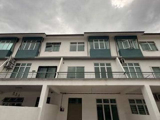 FOR RENT 3sty unit SCIENTEX KUNDANG JAYANEAR2HIGWAYNEWUNITBIGUNIT