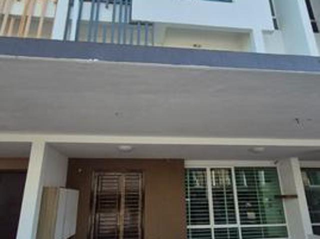 FOR RENT 3Storey Superlink Cassia Garden Residence Cyberjaya