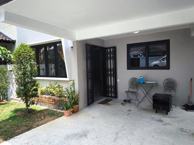 FOR RENT Tanjung Bungah SingleStorey SemiDetached House