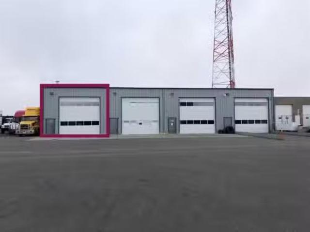 For Rent! Th Street North, Lethbridge, AB, T1H 6L5 commercia.