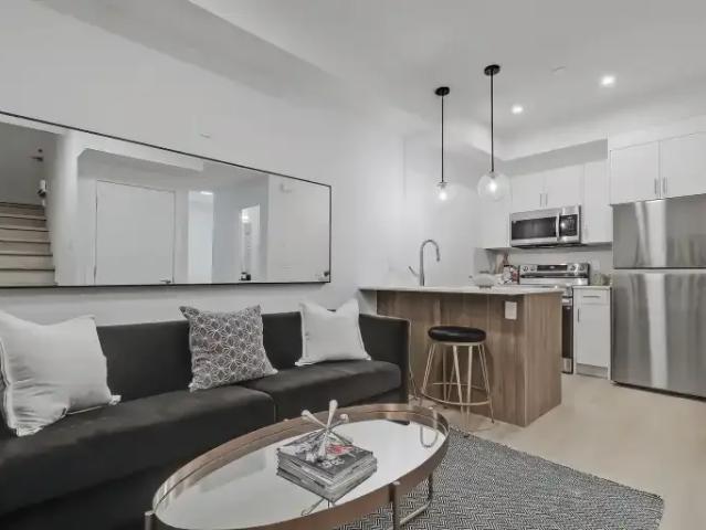 For Rent Townhouse Calgary AB DS104401489