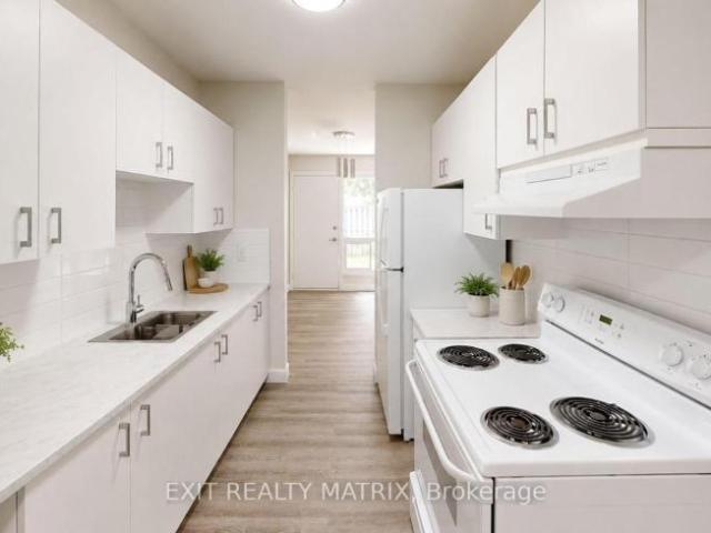For Rent Townhouse Ottawa ON DS103395642