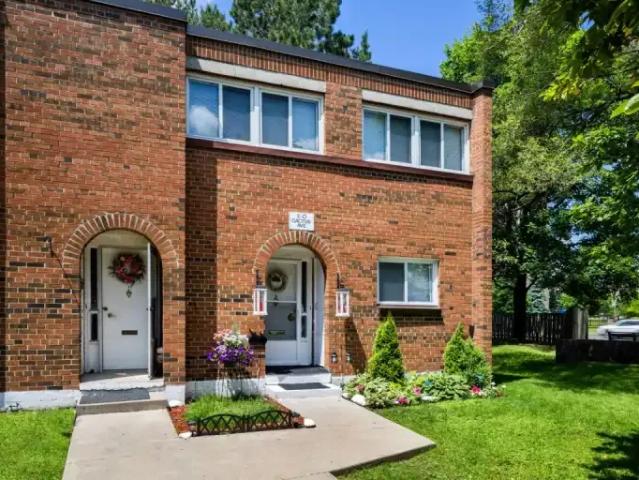 For Rent Townhouse Toronto ON DS98421792