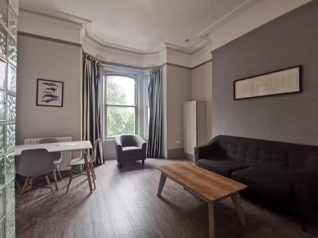 Cozy Unit B, 9 Crawford Square