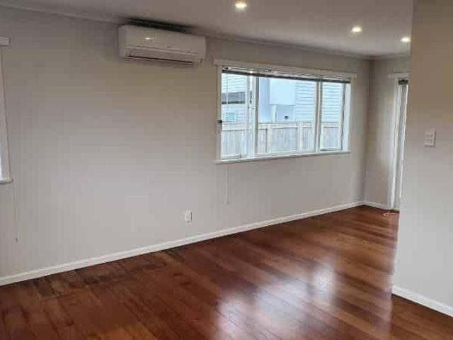 For Rent Ã¢Ãâ¬Ã Recently Renovated 2 Bedroom Home in Quiet Street