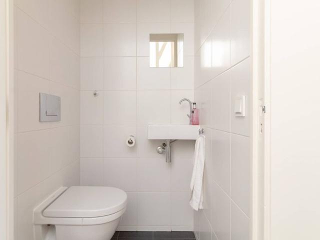 For rent: Amsteldijk, 1079 LE Amsterdam