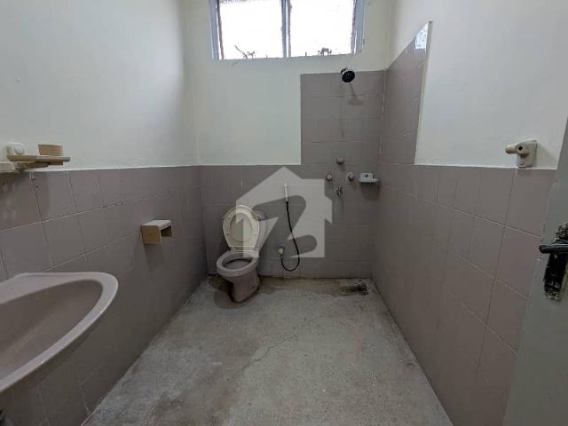 For rent apartment first floor 1992 model 3 bedrooms askari 1, sarfraz rafiqui road cantt lahore
