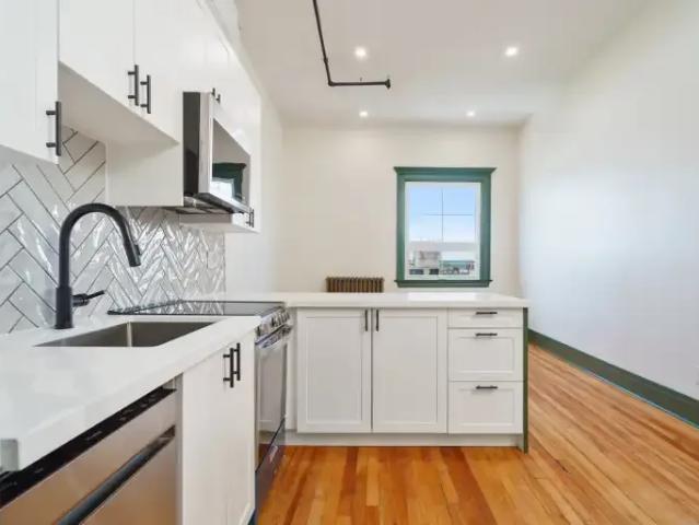 For Rent Apartment Hamilton ON DS104638623