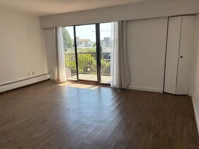 For Rent Apartment North Vancouver BC DLS102085576