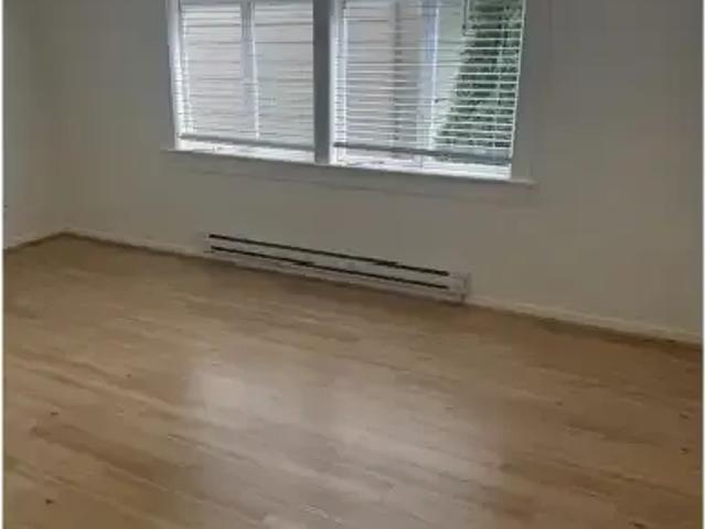 For Rent Apartment North Vancouver BC DS102847423