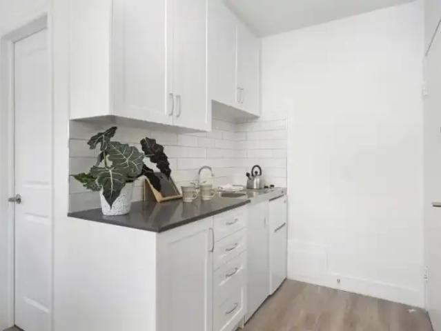 For Rent Apartment Toronto ON DS102844739