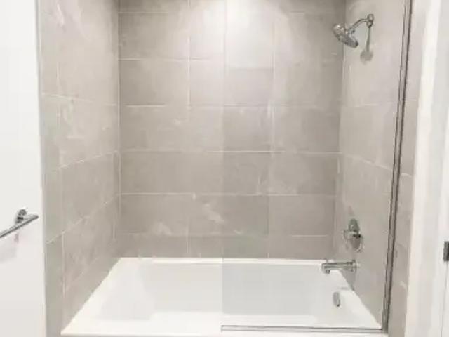 For Rent Apartment Vaughan ON DS104876938