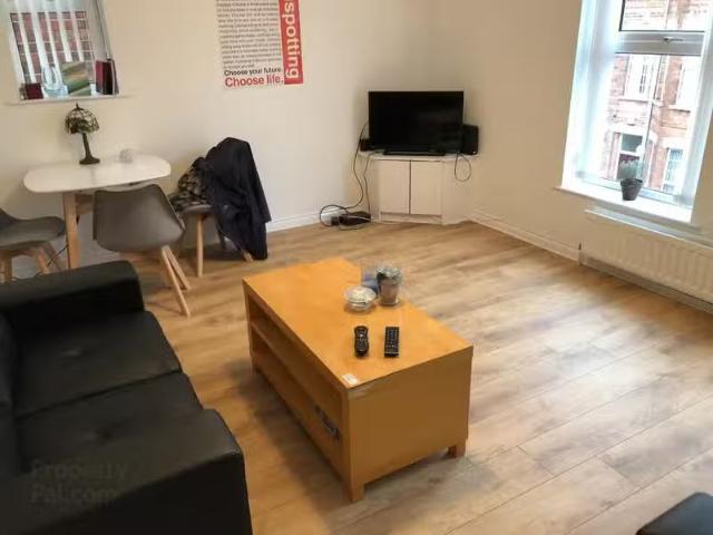 Cheap Apt 6 2a Eglantine Gardens