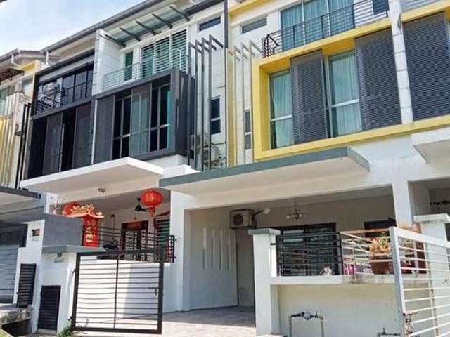 For Rent at 3 Storey House Kaseh Height Near Kajang East Semenyih