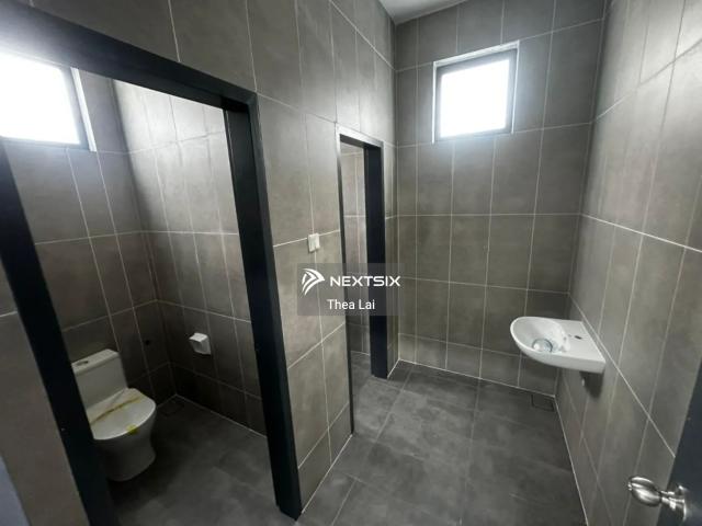 For Rent *Austin Suites @ Mount Austin* 2房2厕，装修漂亮，拎包即可入住！ 吃、喝、玩、购物，全部都在附近，生活超方便！ 约 3分钟｜Austin Heights 商圈、美食街 2.3 km ｜AEON Tebrau City 2.3 km｜Toppen Shopping Centre、IKEA Tebrau