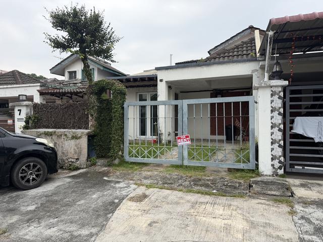 FOR RENT Bandar Kinrara 2 Renovated 1Storey Terrace Attic