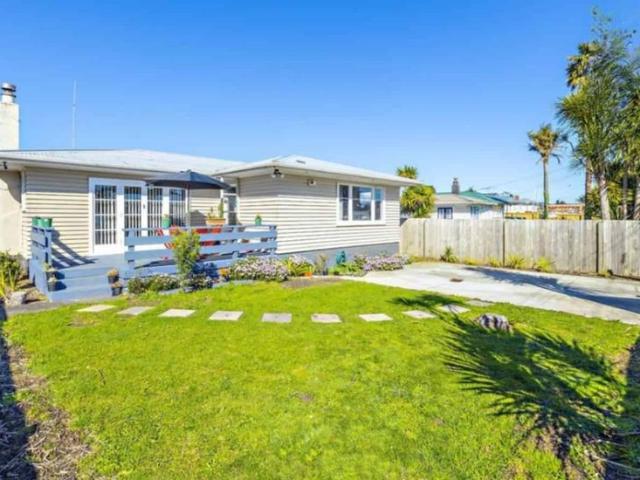 FOR RENT – Beautiful Family Home in Manurewa